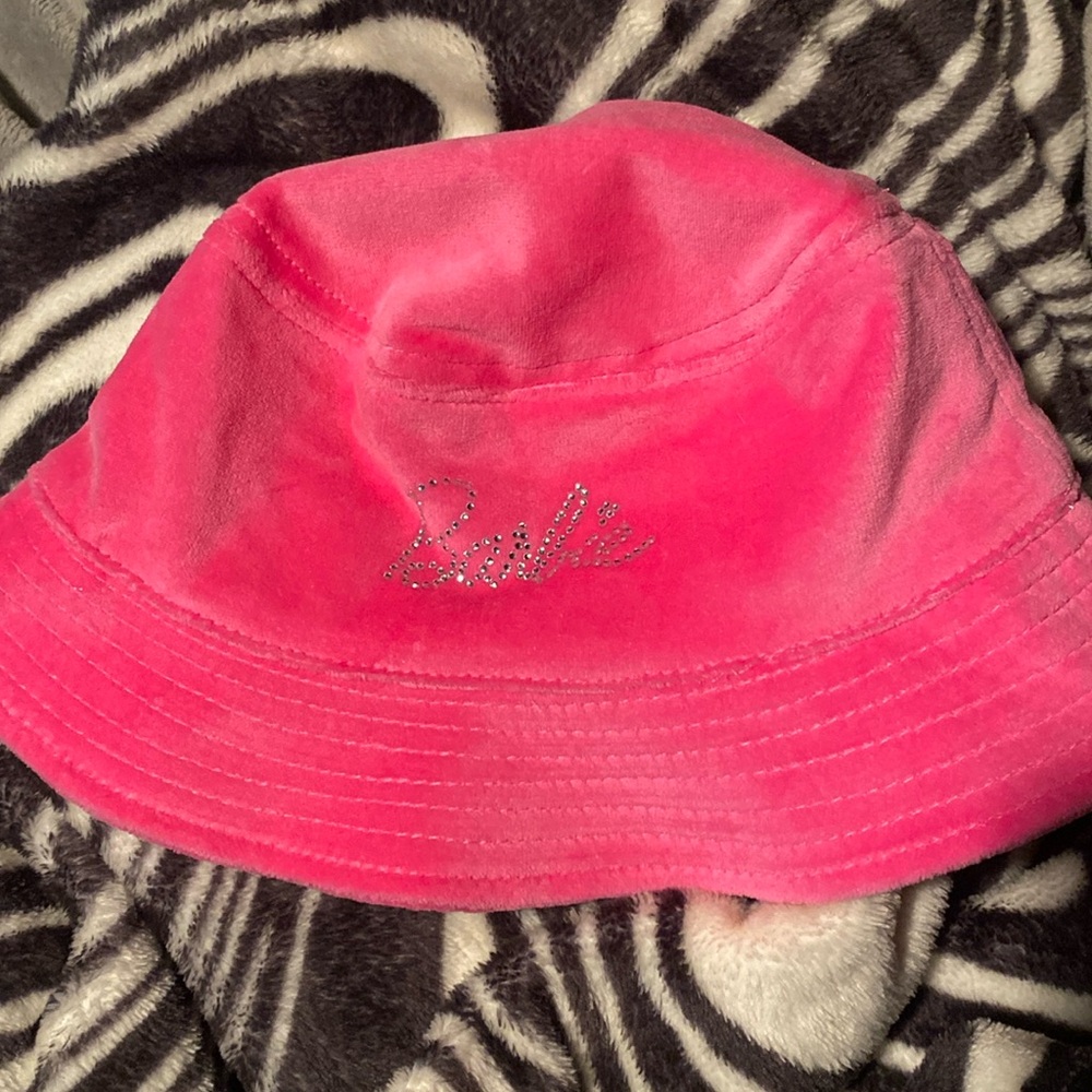 NEW BARBIE BUCKET HAT